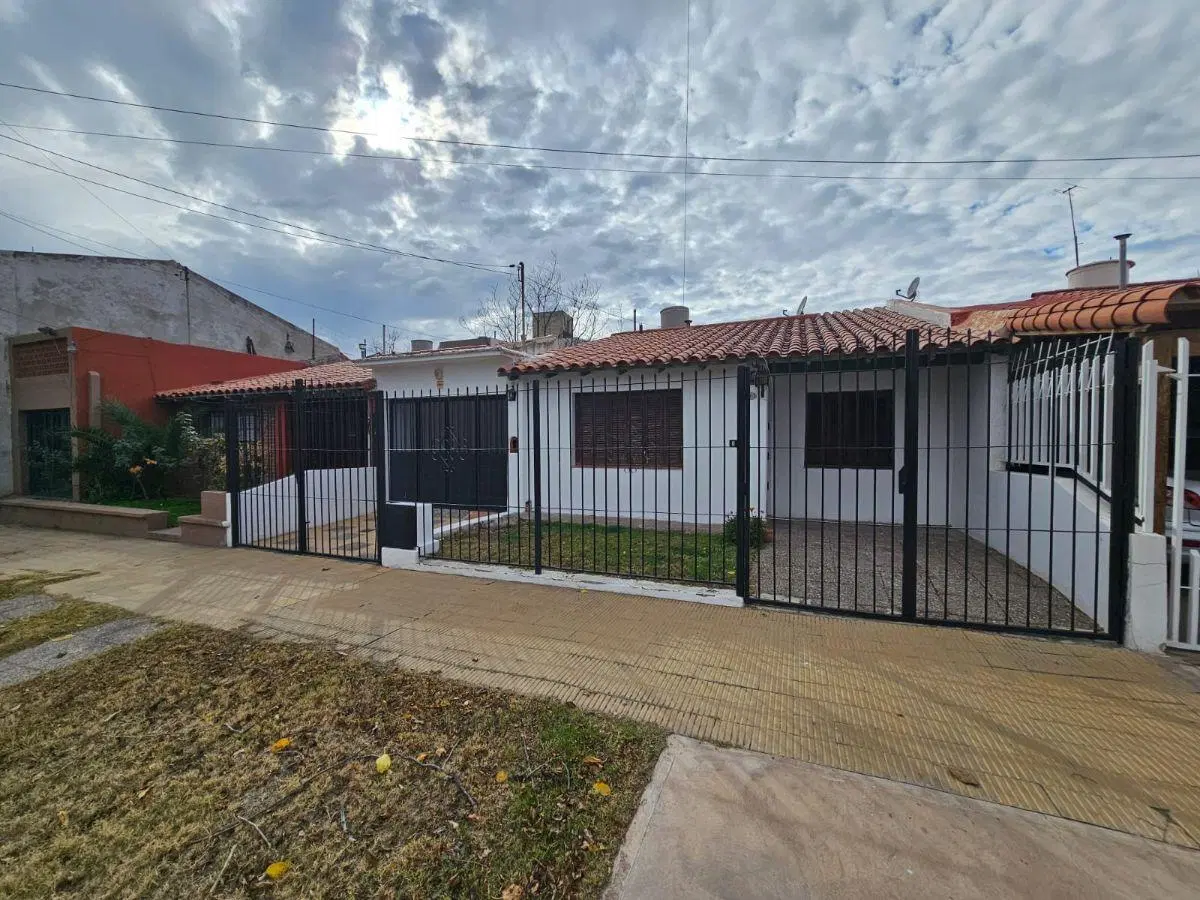 Casa en alquiler Godoy Cruz calle Carriego 1115 3