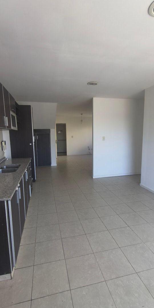 Foto de Departamento de 80 m² con 2 dormitorios en venta en General San Martín, imagen 3