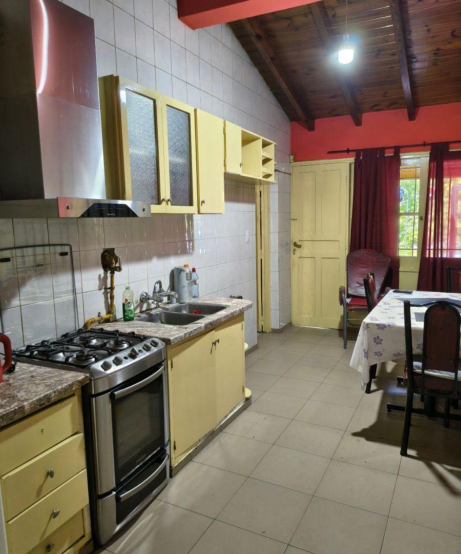 Foto de Casa de 1200 m² con 4 dormitorios en venta sobre Carril Chimbas San, imagen 1
