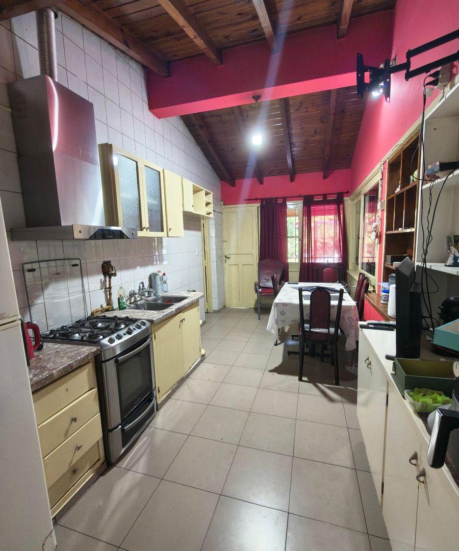 Foto de Casa de 1200 m² con 4 dormitorios en venta sobre Carril Chimbas San, imagen 5
