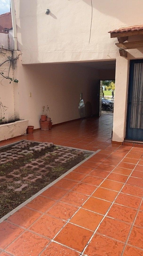 Casa Godoy Cruz Calle Balcarce U$s 145.000. 2