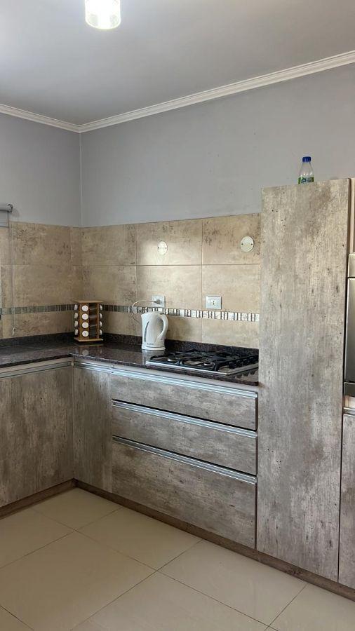 Casa en Venta de 2 Dorm. C/ Cochera en Fray Luis Beltrán 4