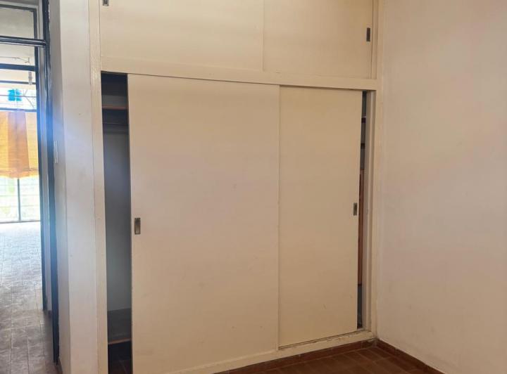 VENDO casa USD 58.000 Villa Hipodromo 5