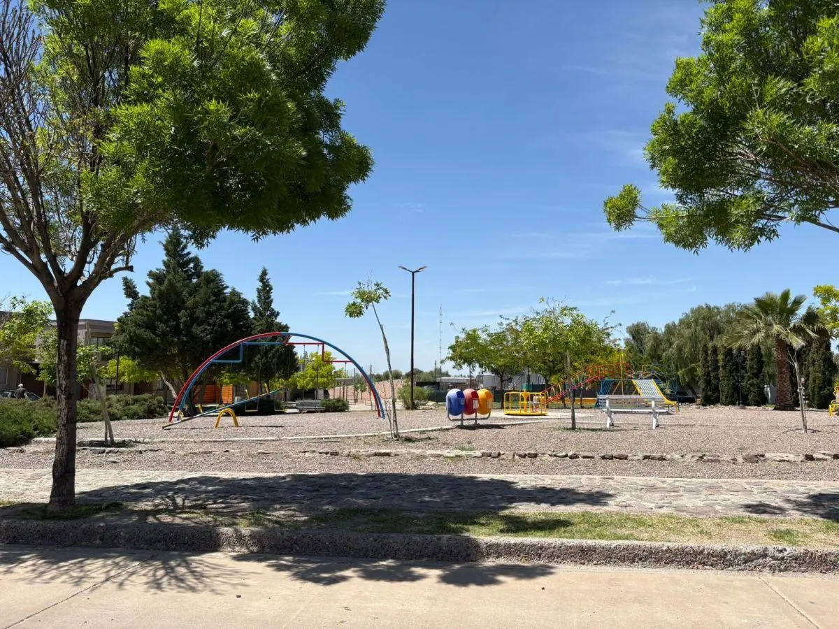 VENDO Lote Esquina La Bastilla 5