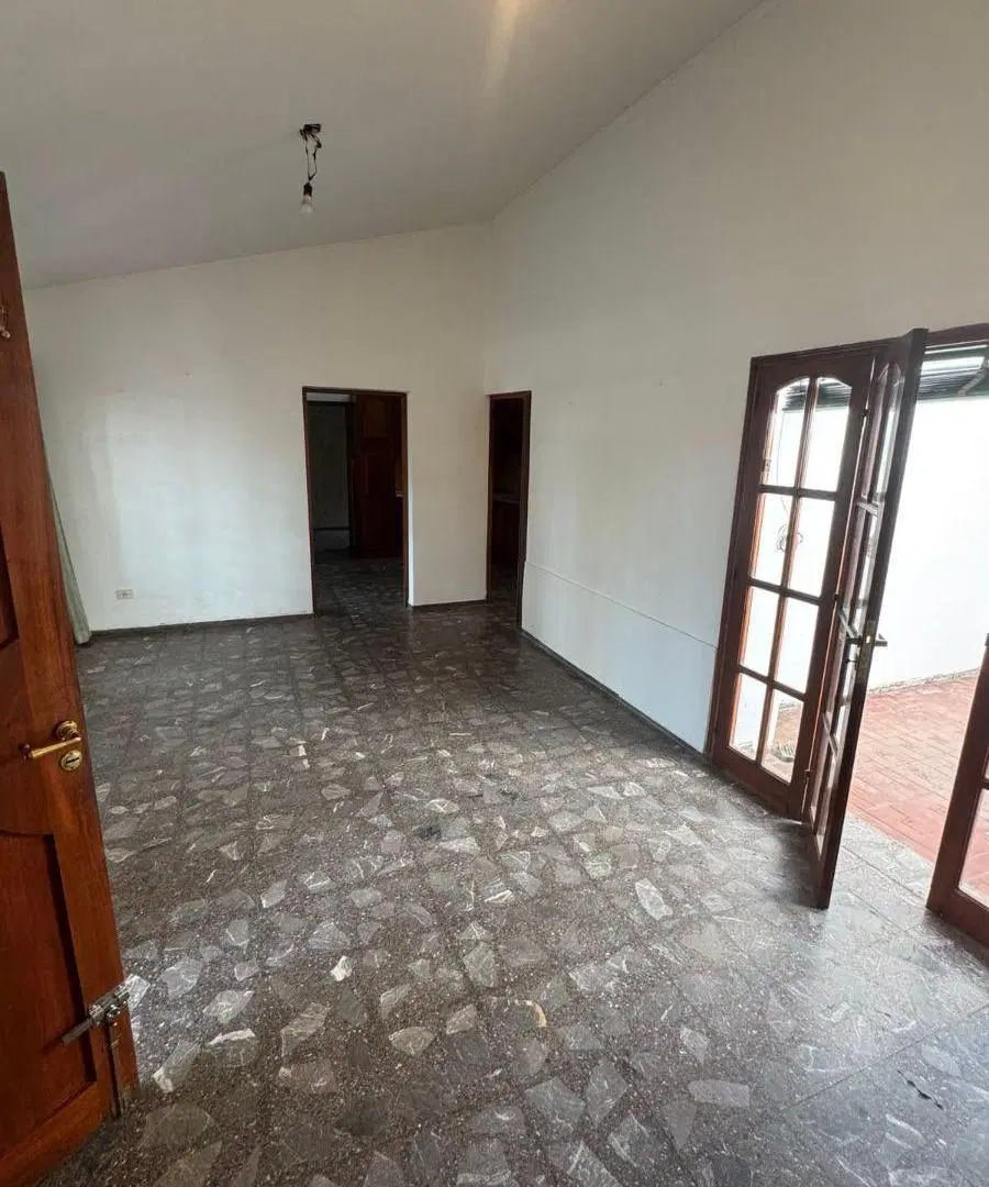Casa en venta c/ cochera en 4.ª Sección Área Fundacional 4