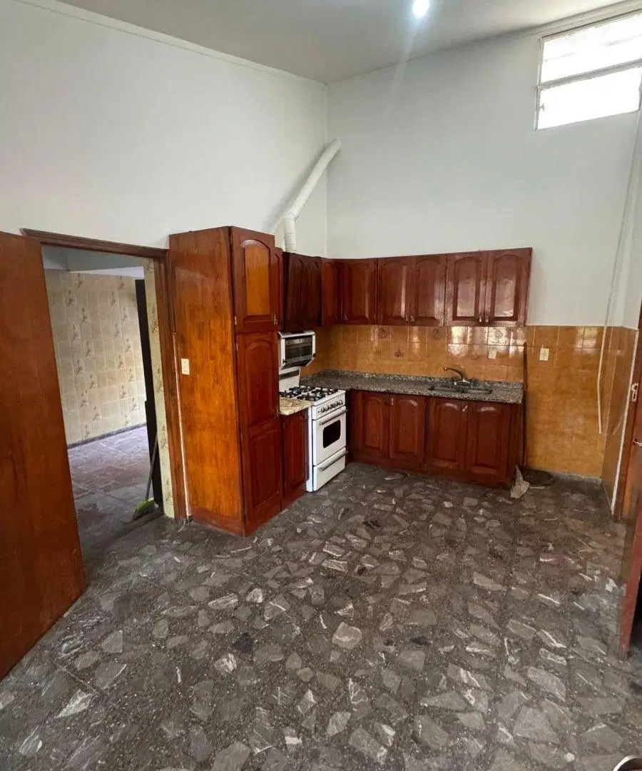 Casa en venta c/ cochera en 4.ª Sección Área Fundacional 5