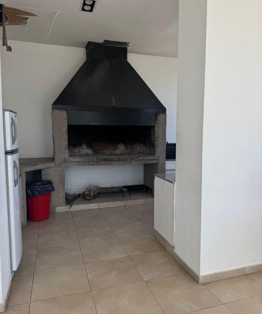 Foto de Departamento en alquiler c/ cochera en 4.ª Sección Área Fundacional, imagen 3