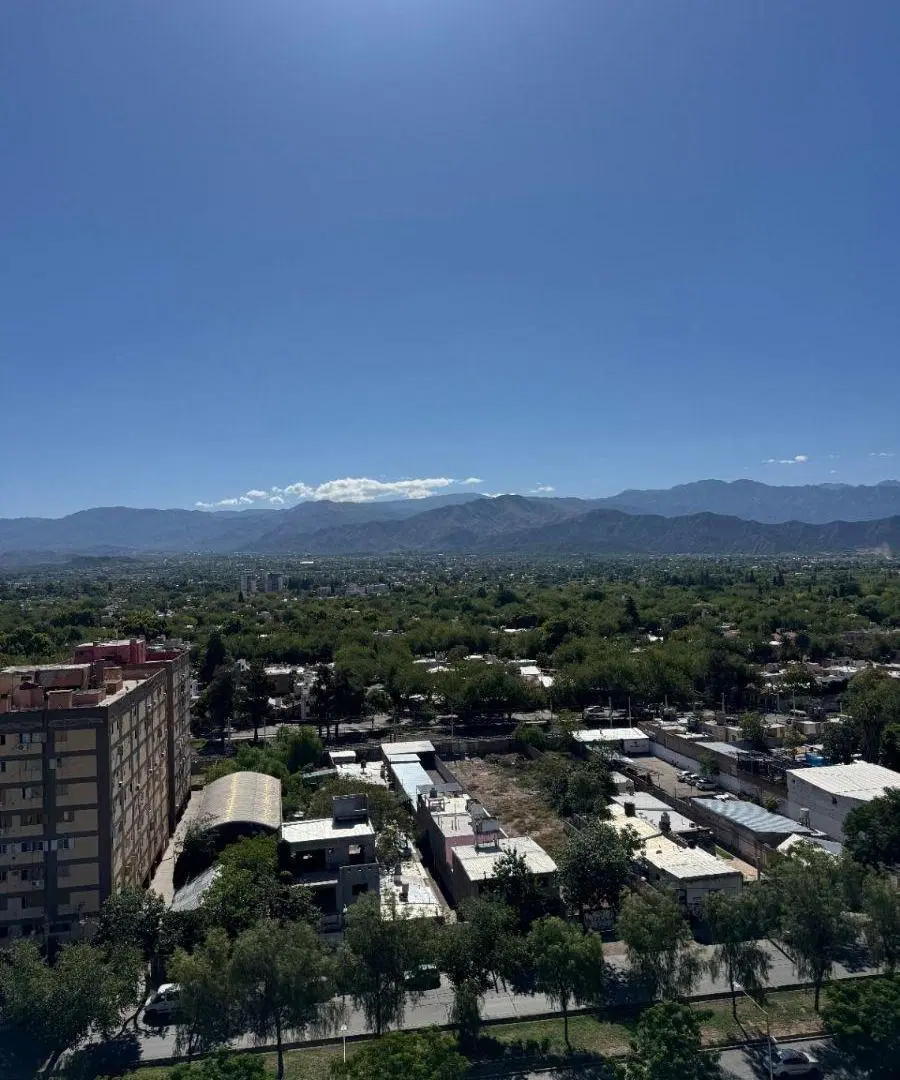 Departamento en alquiler c/ cochera en 4.ª Sección Área Fundacional 5