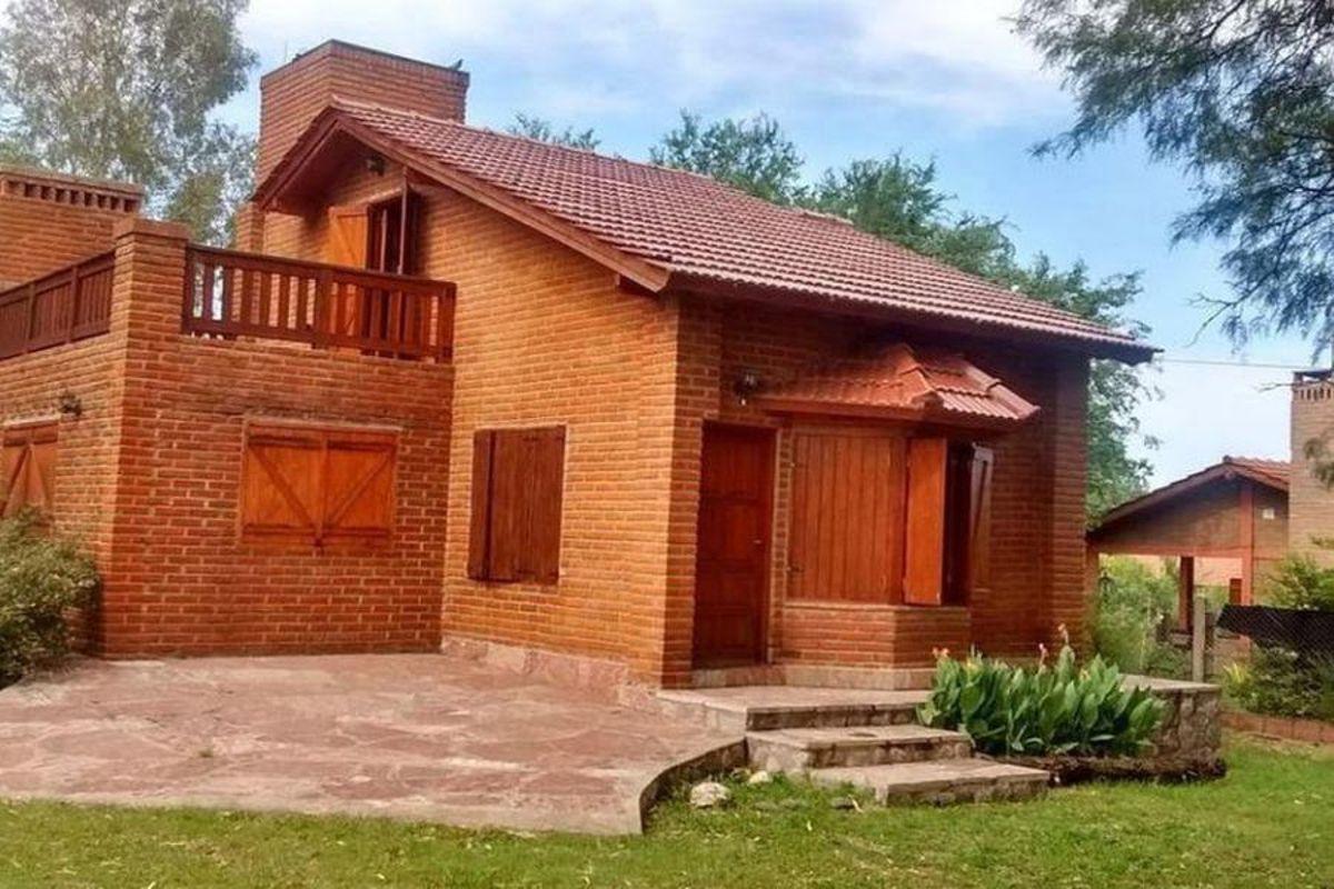Foto de Chalet en venta de 3 dormitorios c/ cochera en Merlo, imagen 1