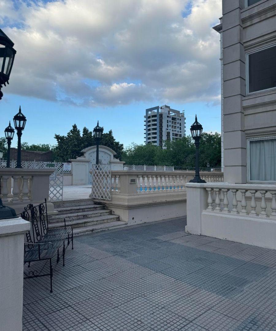 Foto de Departamento en venta c/ cochera en 4.ª Sección Área Fundacional, imagen 1