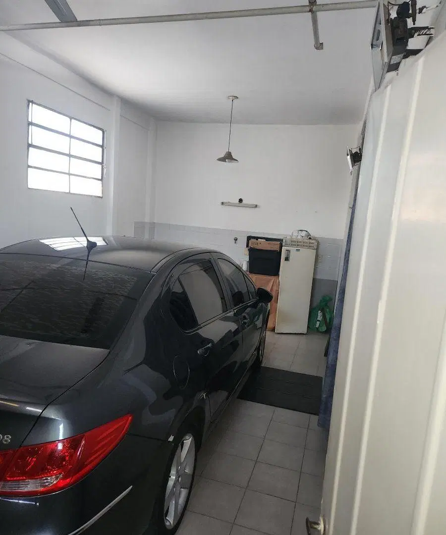 ECXELENTE PROPIEDAD DE 4 AMB EN P ALTA CON 3 LOCALES EN P BAJA Y GARAGE/QUINCHO!!! 3