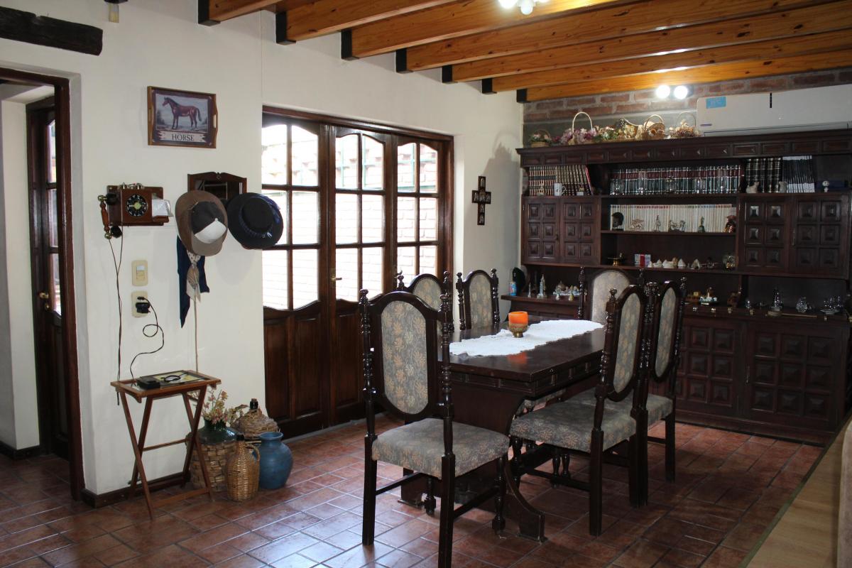 Casa más departamento en venta  Calle San Martín - Las Heras
