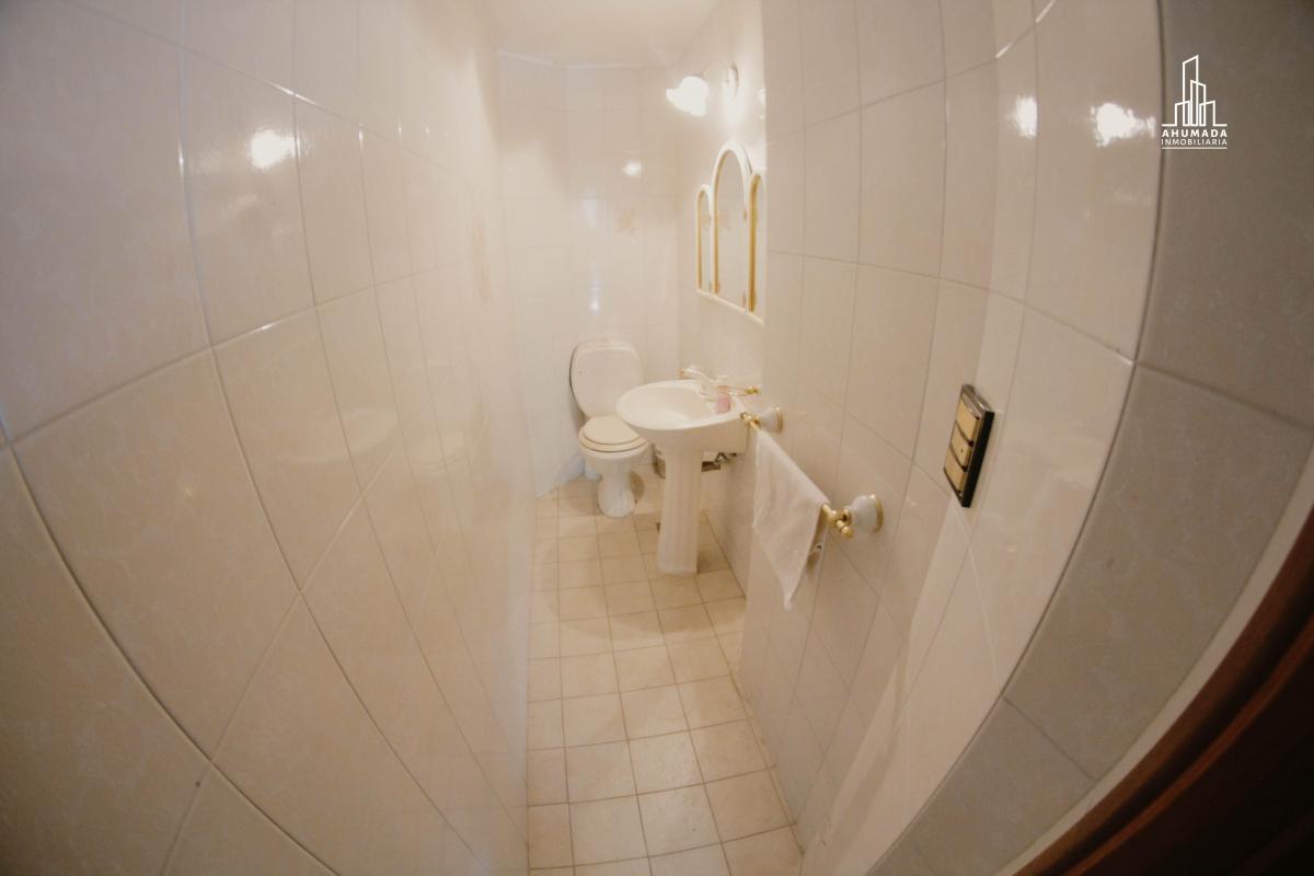 Casa en Venta de 5 Dorm. C/ Cochera en Sexta Sección - Mendoza 5