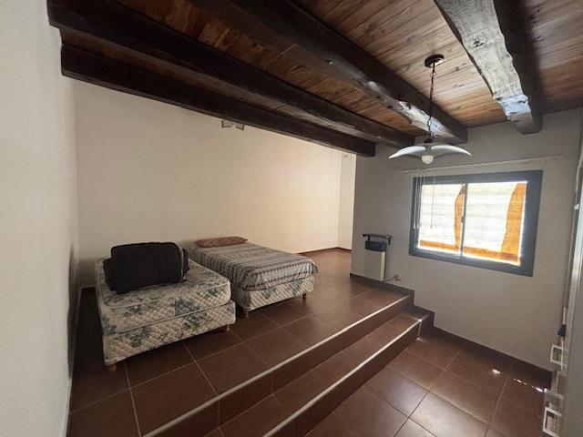 Excelente Casa en Venta Cerca Club de Campo Guaymallen 4
