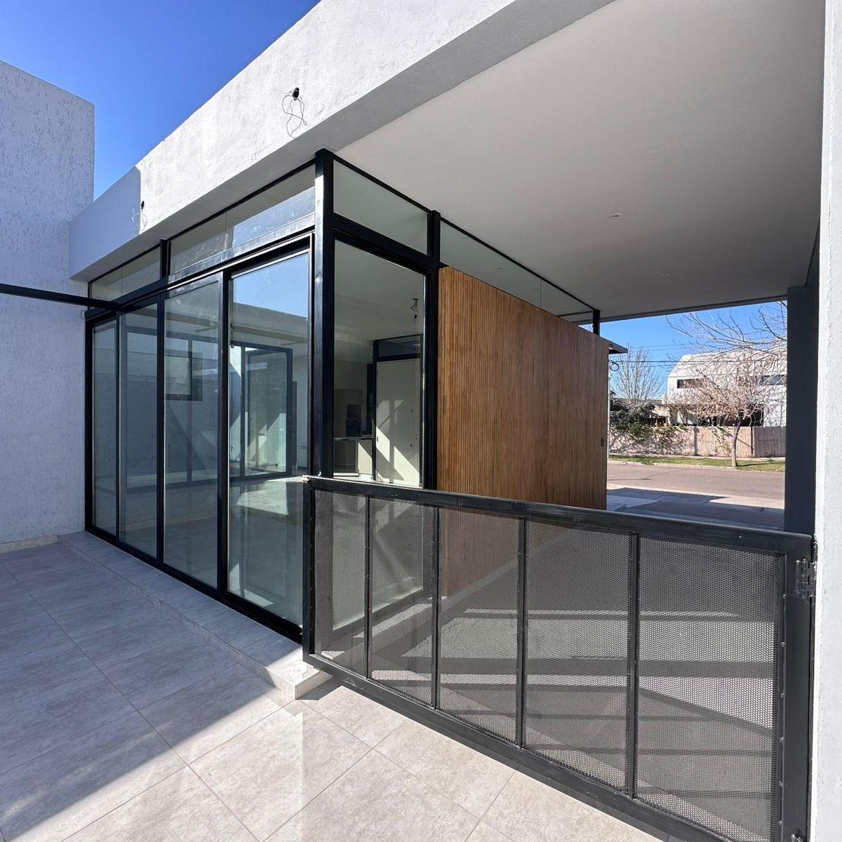 Casa a Estrenar Barrio Privado con Espacio Para Eventos 2
