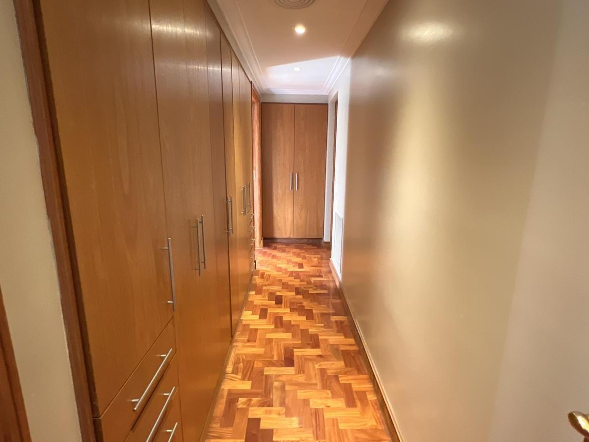 Hermosa Casa en Plena Quinta Sección Ciudad de Mendoza 2