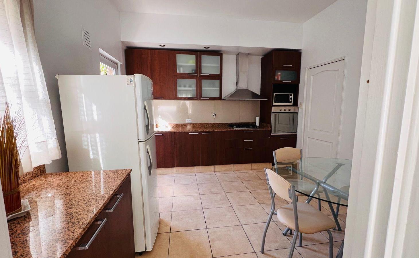 Foto de Casa en alquiler Barrio Dalvian amoblada, imagen 1