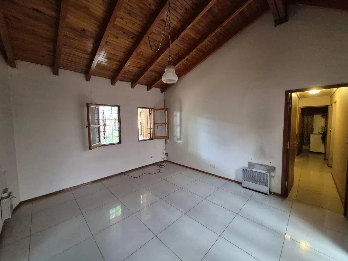 CASA - 3 DORMITORIOS - 3 BAÑOS - COCHERA DOBLE CUBIERTA 1