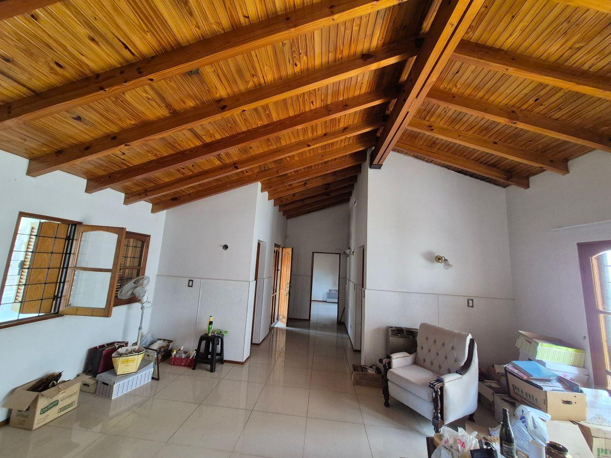 CASA - 3 DORMITORIOS - 3 BAÑOS - COCHERA DOBLE CUBIERTA