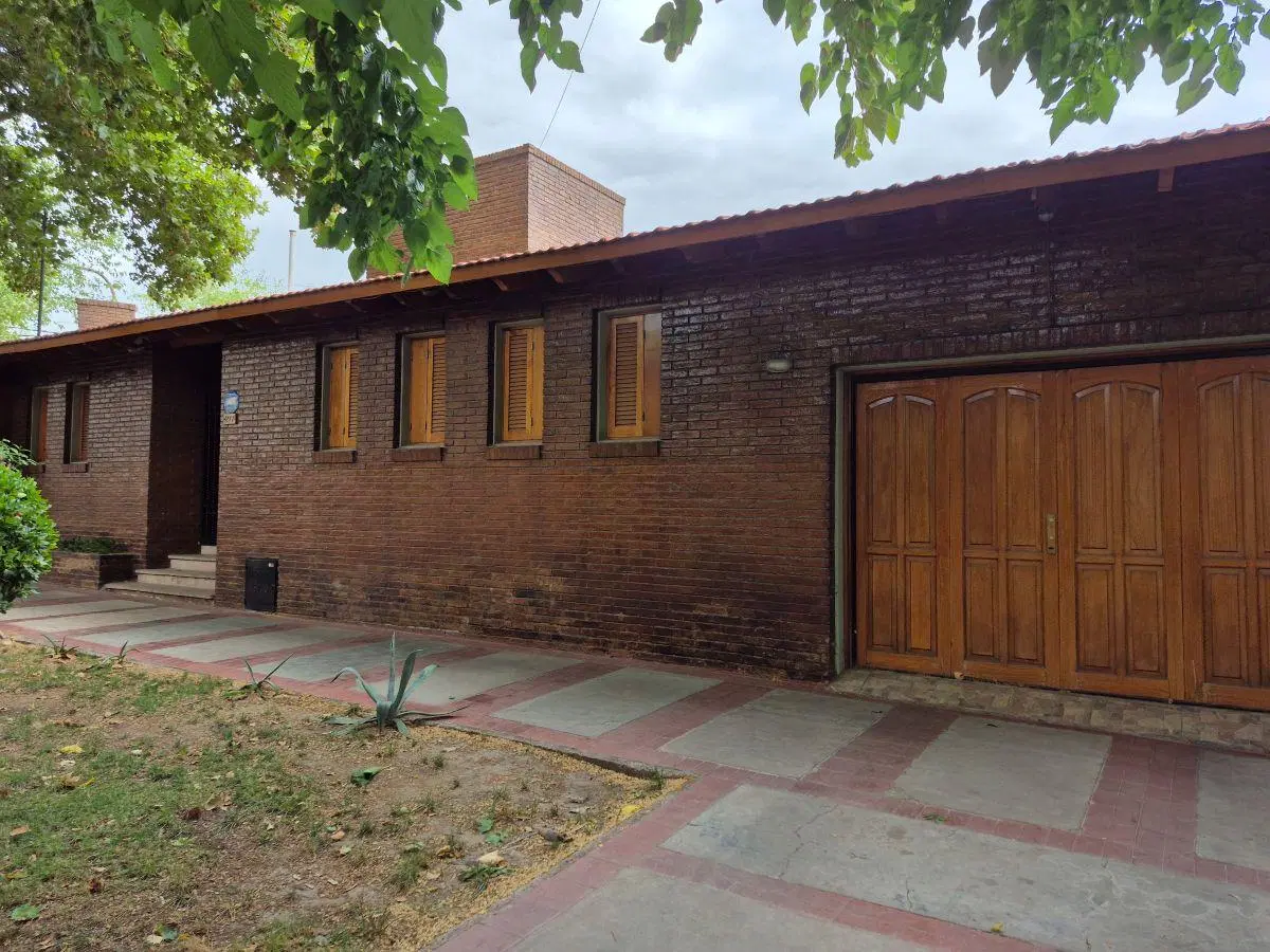 CASA - 3 DORMITORIOS - 3 BAÑOS - COCHERA DOBLE CUBIERTA 5