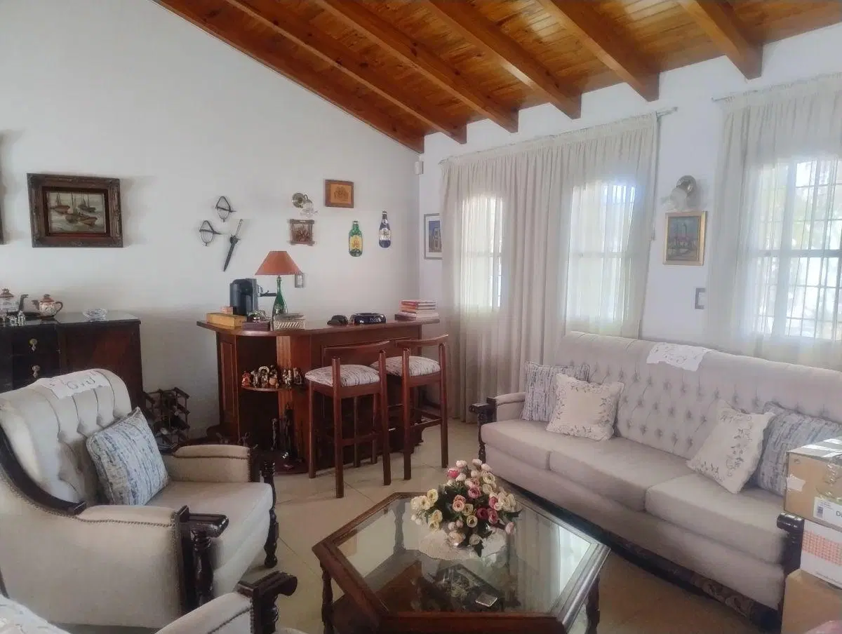 CASA CON 3 DORMITORIOS - 3 BAÑOS - COCHERA DOBLE CUBIERTA 5