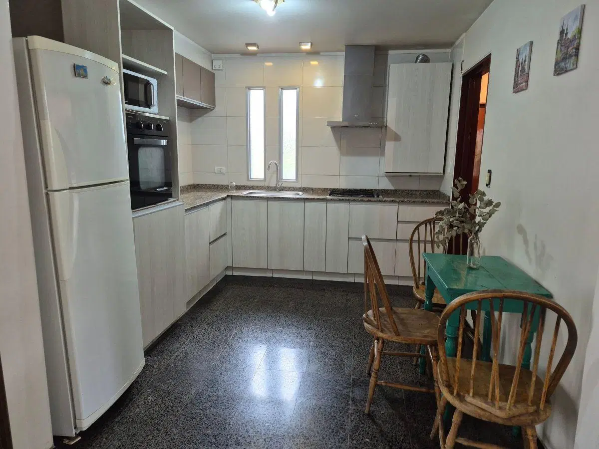 VENDO CASA - 3 DORMITORIOS - CONSULTORIO / OFICINA - OPORTUNIDAD 5
