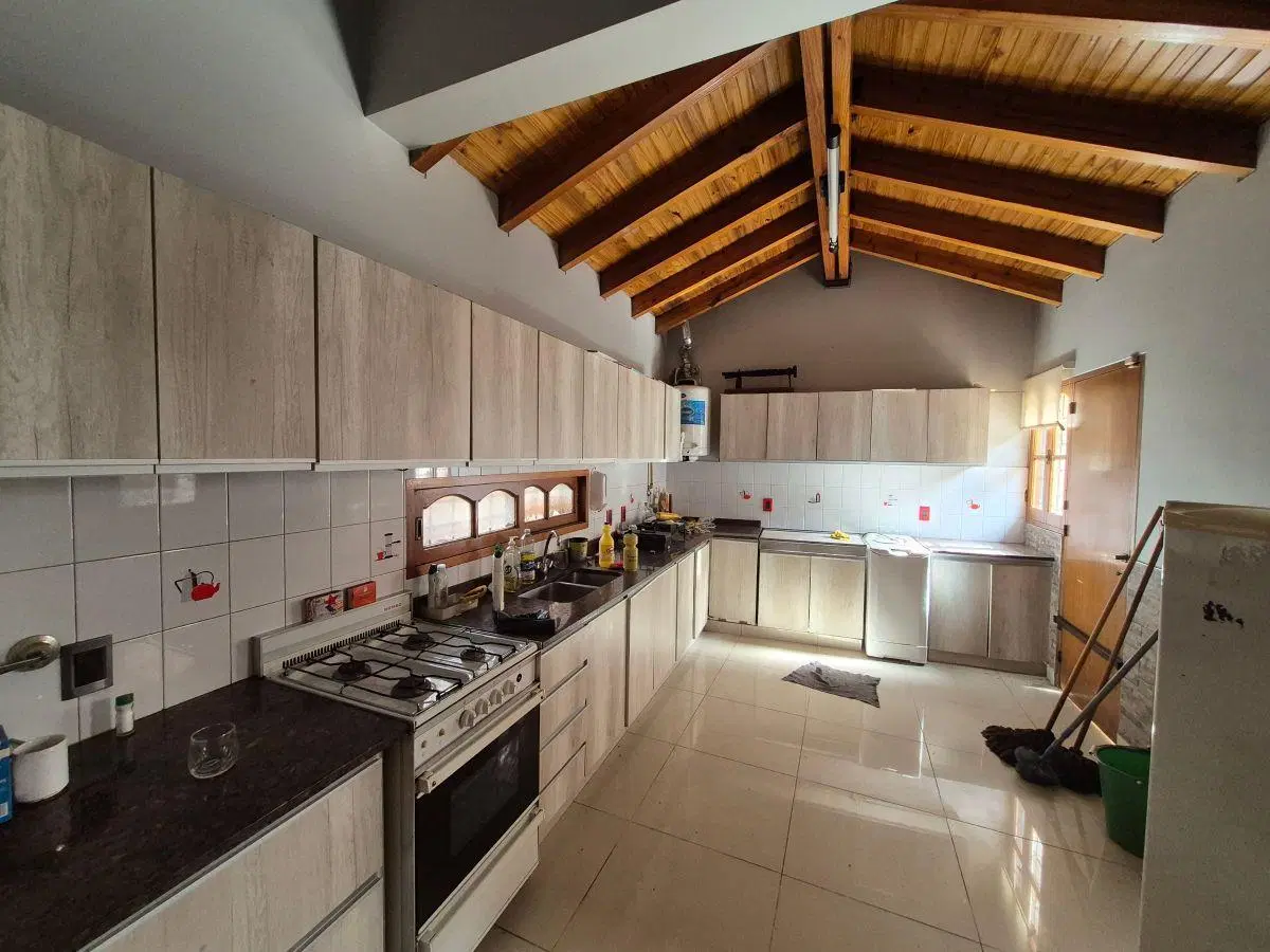 CASA - 3 DORMITORIOS - 3 BAÑOS - 2 COCHERAS - OPORTUNIDAD 5