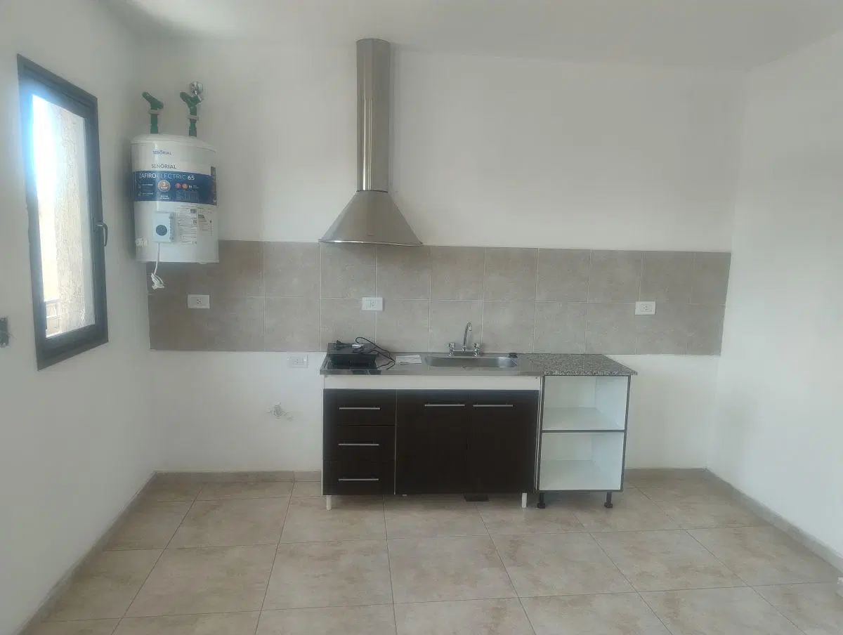 Alquilo Departamento y cochera cubierta 4