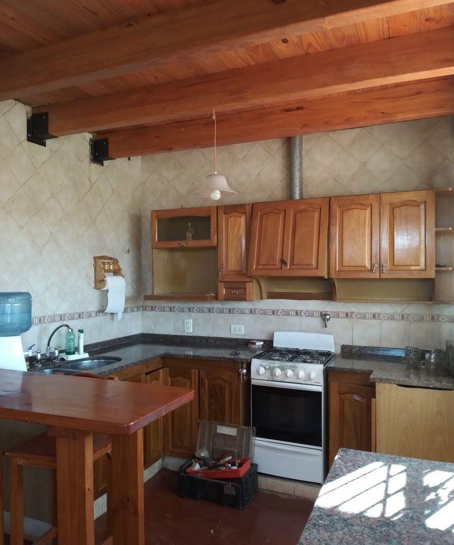 Foto de Casa de 3 dormitorios - 2 baños - cochera cubierta - Seguridad las 24, imagen 4