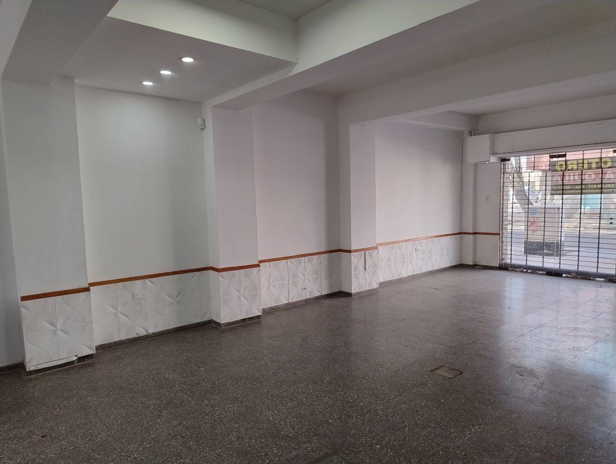 Foto de ALQUILO LOCAL COMERCIAL - CUARTA SECCIÓN - CIUDAD DE MENDOZA, imagen 2
