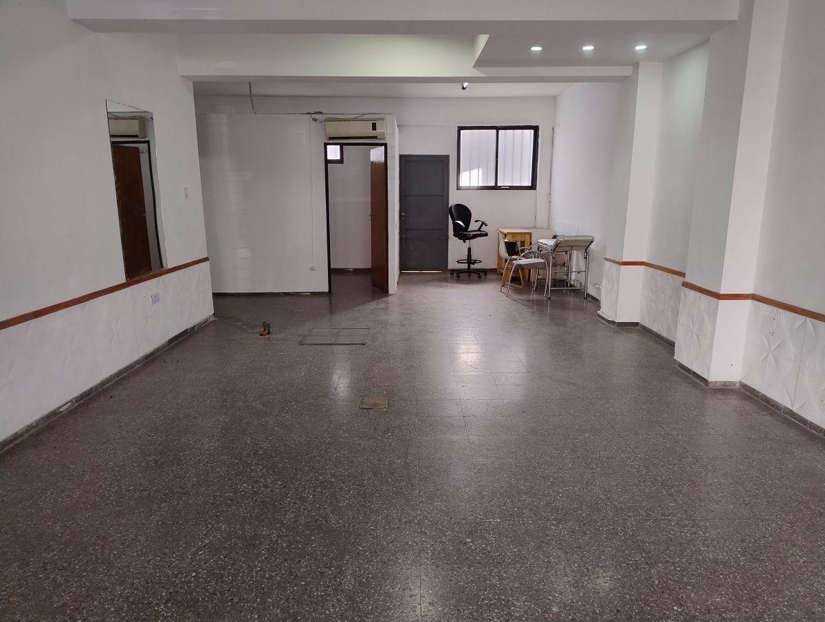 Foto de ALQUILO LOCAL COMERCIAL - CUARTA SECCIÓN - CIUDAD DE MENDOZA, imagen 1