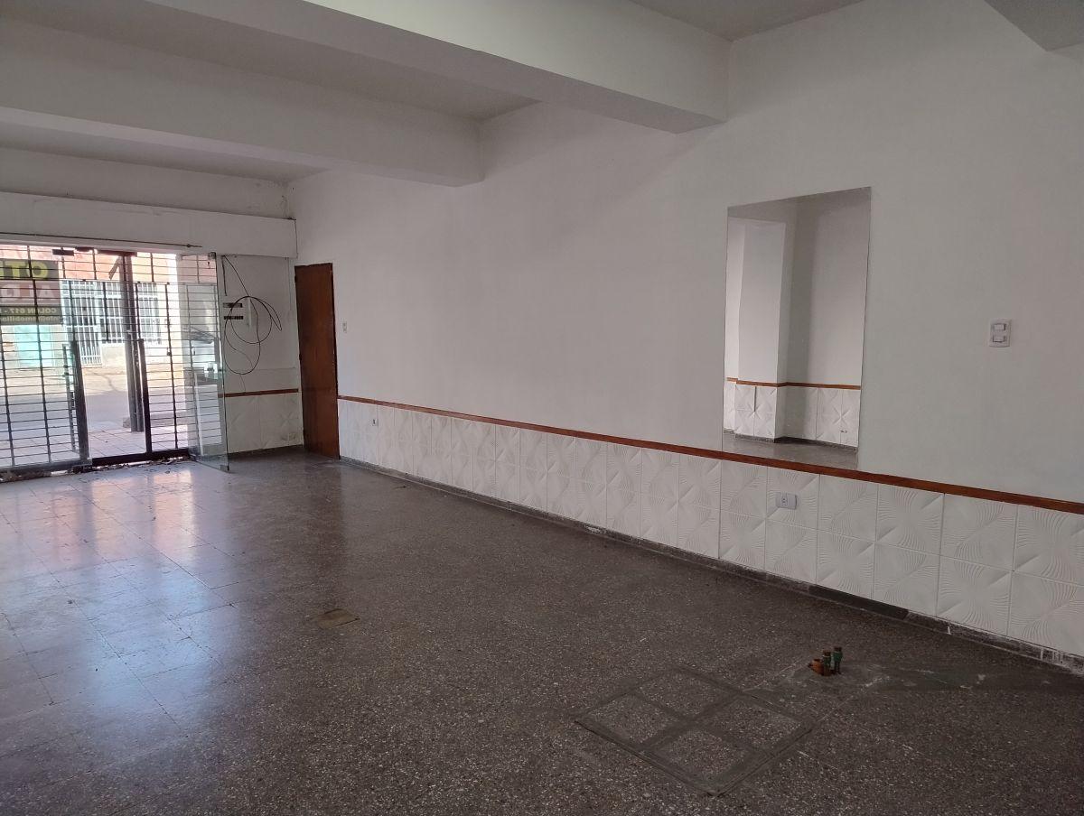 Foto de ALQUILO LOCAL COMERCIAL - CUARTA SECCIÓN - CIUDAD DE MENDOZA, imagen 3