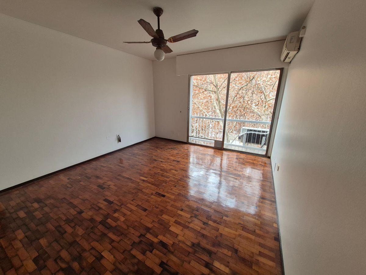 Foto de DEPARTAMENTO - 2 DORMITORIOS - 2 BAÑOS - MICROCENTRO DE MENDOZA, imagen 1