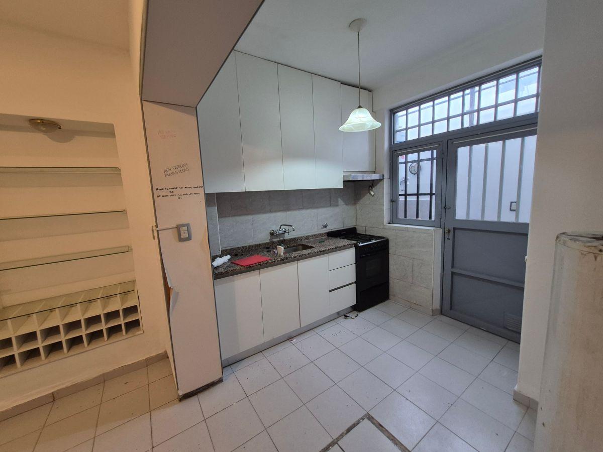 Foto de ALQUILO CASA PLANTA BAJA DE DOS DORMITORIOS - VILLA HIPÓDROMO, imagen 2