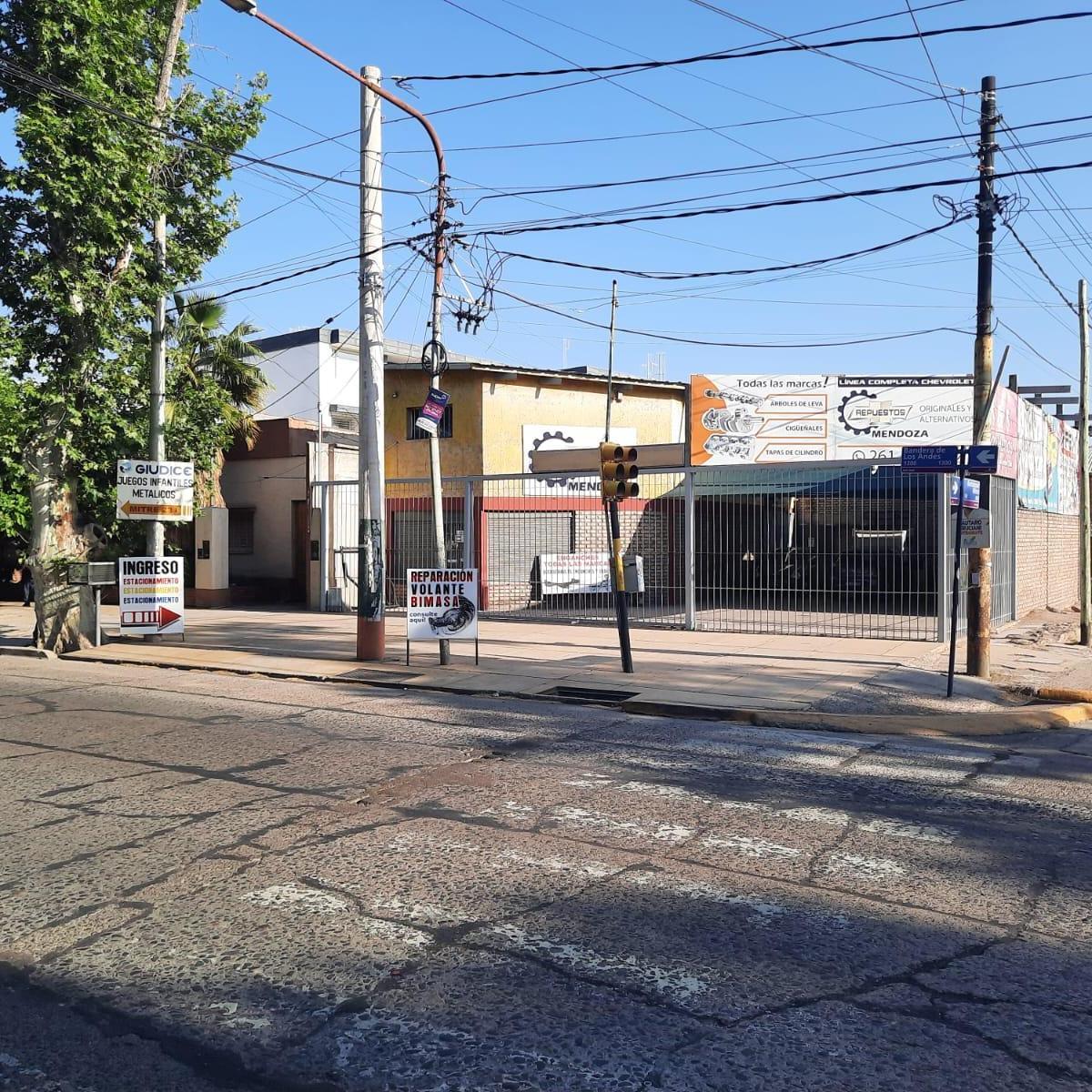 Lote Sobre Bandera Los Andes Casi Mitre 3