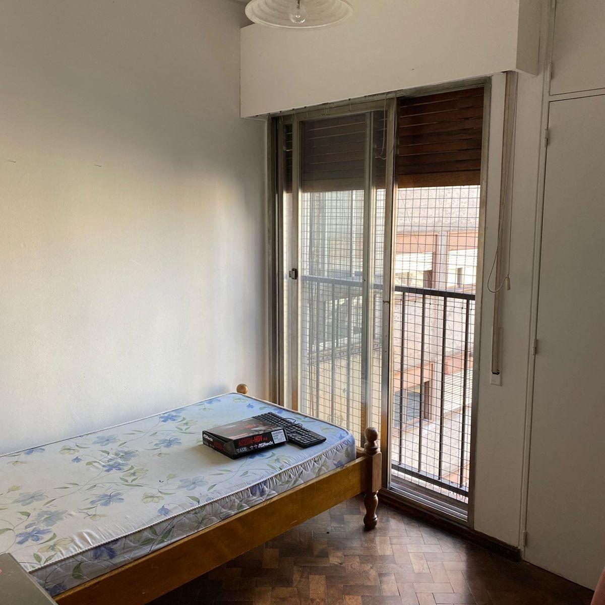 España y Peatonal, Departamento 3