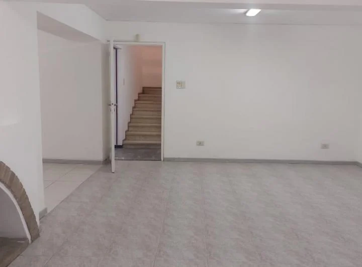 CASA BARRIO BOMBAL VIVIENDA U OFICINA 3
