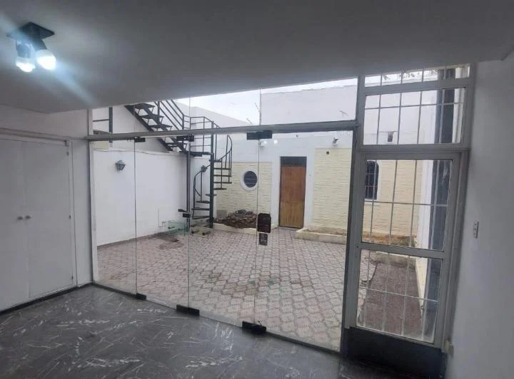 CASA BARRIO BOMBAL VIVIENDA U OFICINA 5