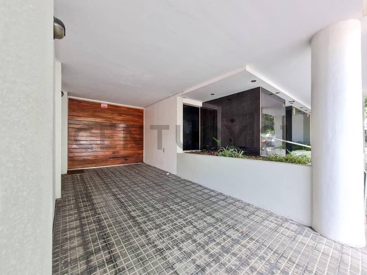 Piso de 3 Dorm. con Cochera en Calle 43 E/ 15 y 16. 5