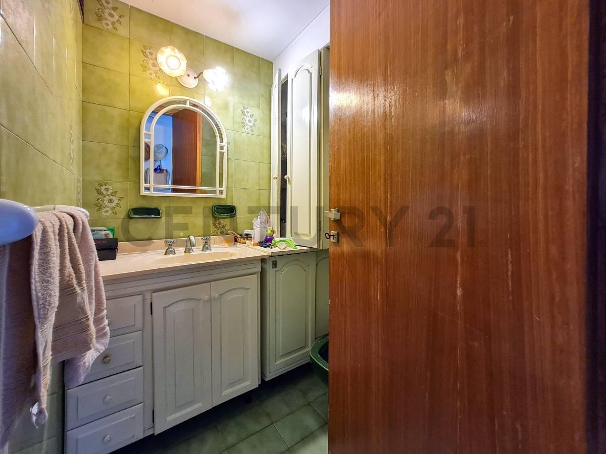 Venta Departamento 3 Dorm. con Cochera 4