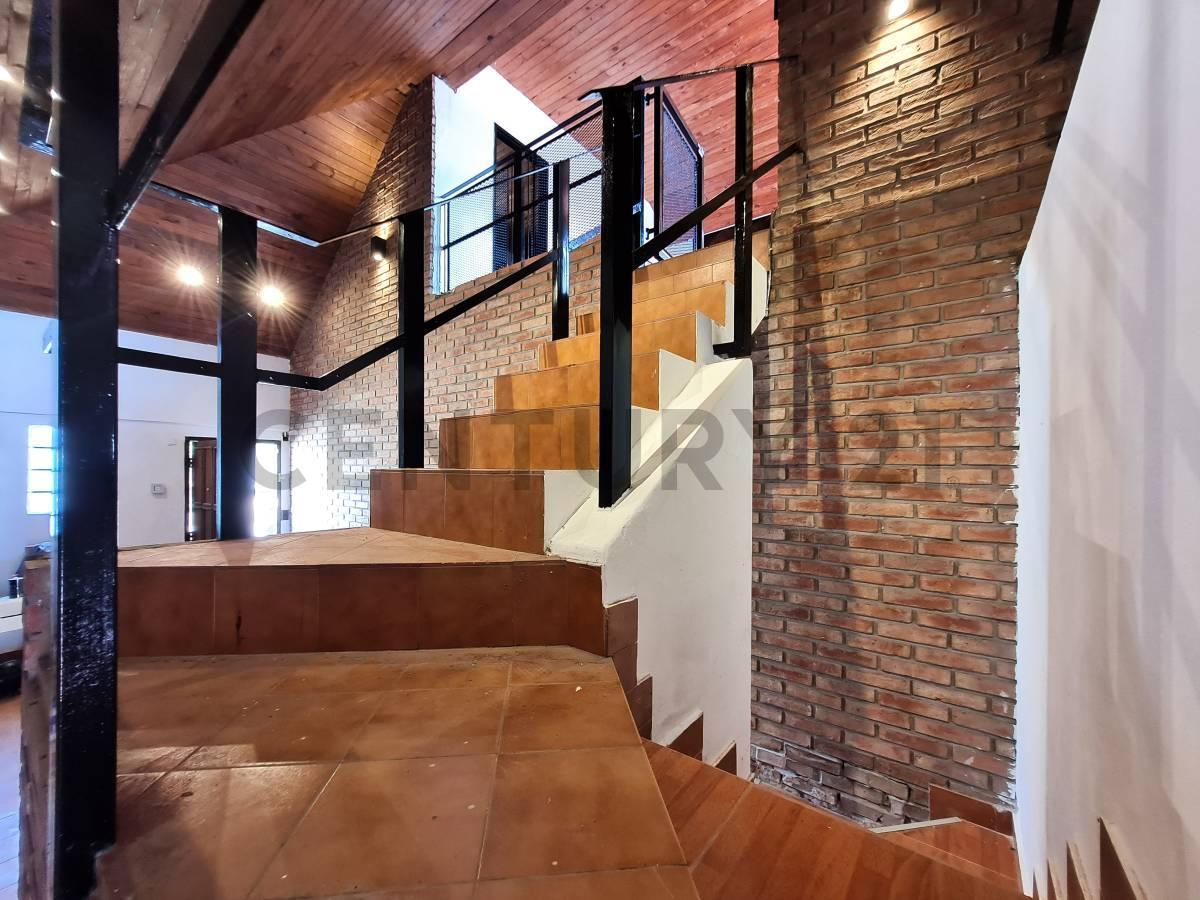 Foto de Casa de 3 dormitorios y cochera en venta, La Plata., imagen 2