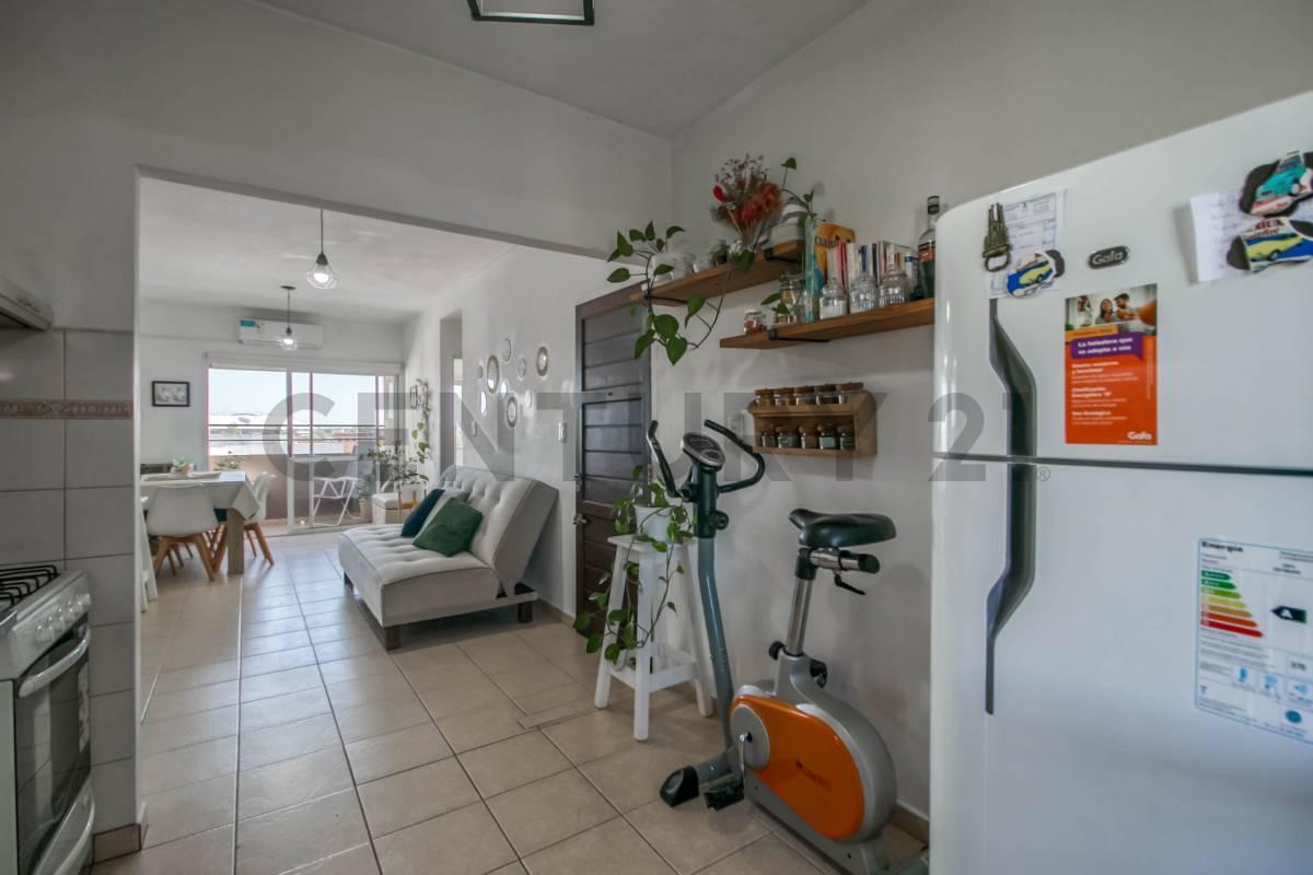Departamento en venta de un dormitorio con cochera cubierta