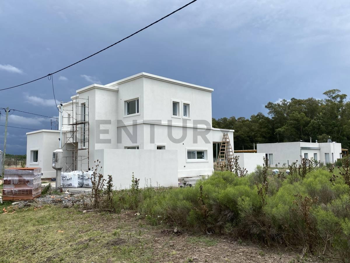 Lote en City Bell, en barrio semi cerrado La Serena