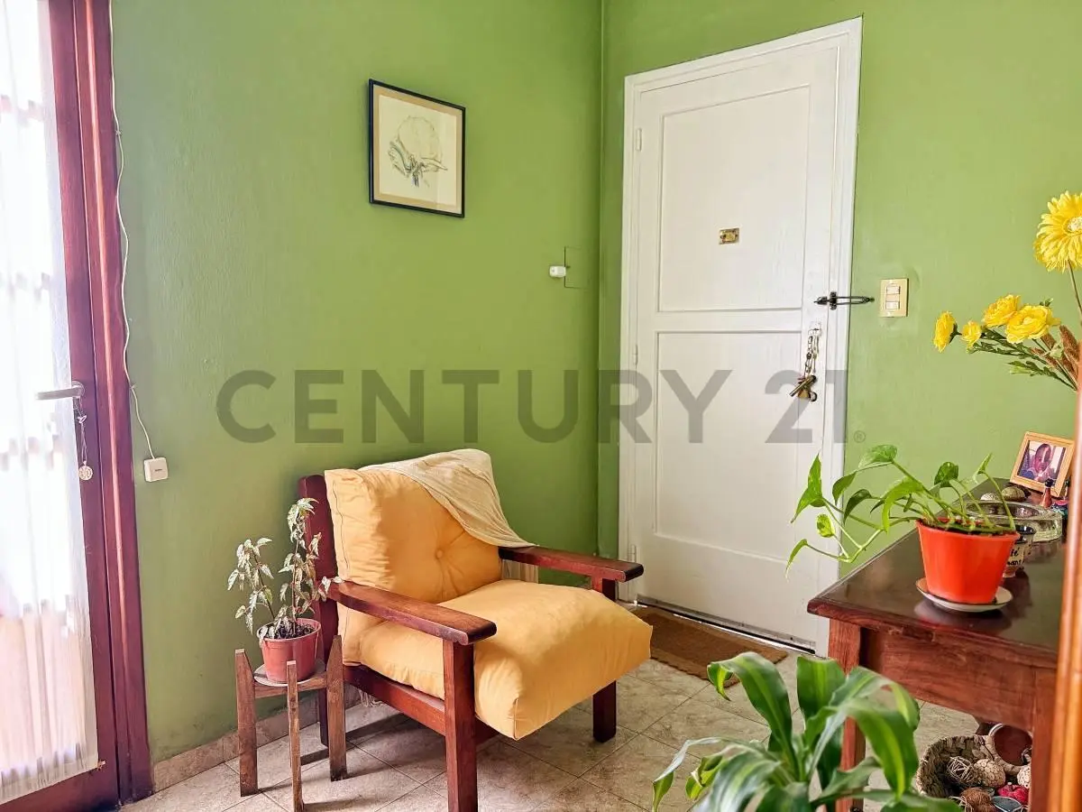 VENTA DE PH DE DOS DORMITORIOS Y PATIO EN LA PLATA 3
