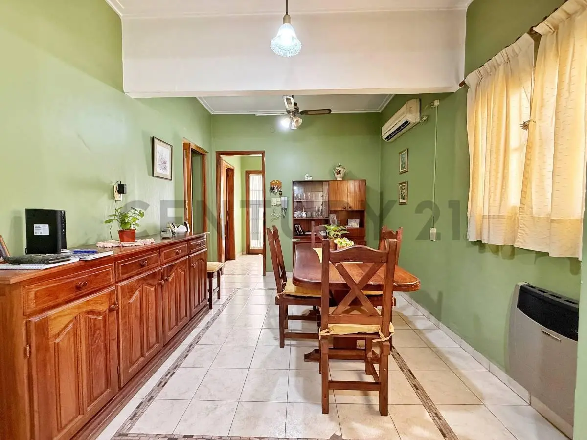 VENTA DE PH DE DOS DORMITORIOS Y PATIO EN LA PLATA 4