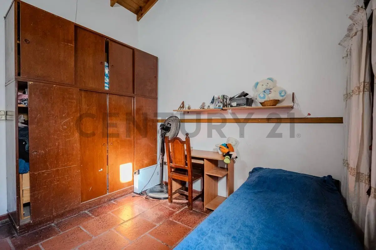 Casa dos dormitorios  Frente a Plazoleta en una de las Mejores Zonas de Gonnet 4