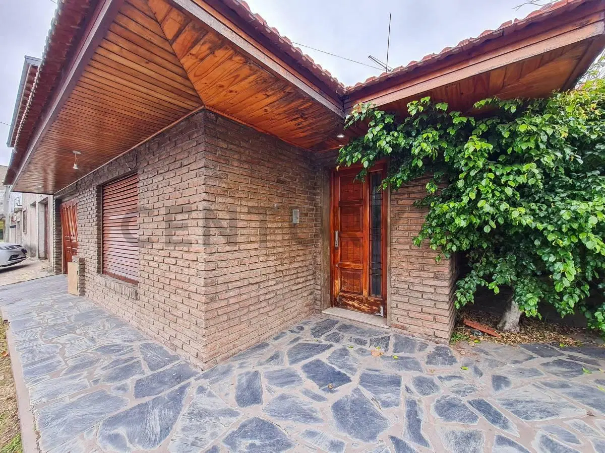 Casa en Venta de 4 dormitorios en Tolosa. 3