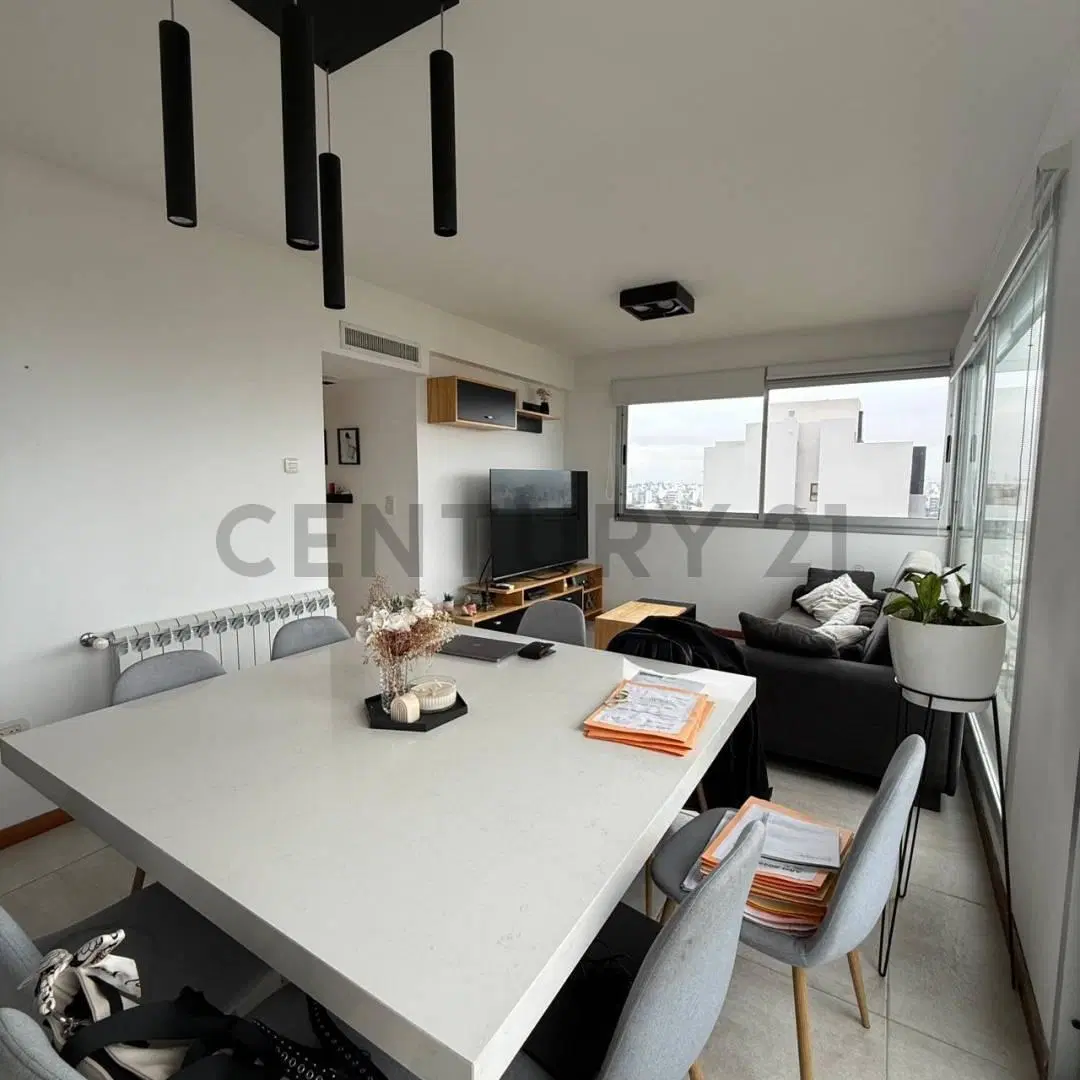Departamento en venta de 2 dormitorios con terraza privada y cochera 5