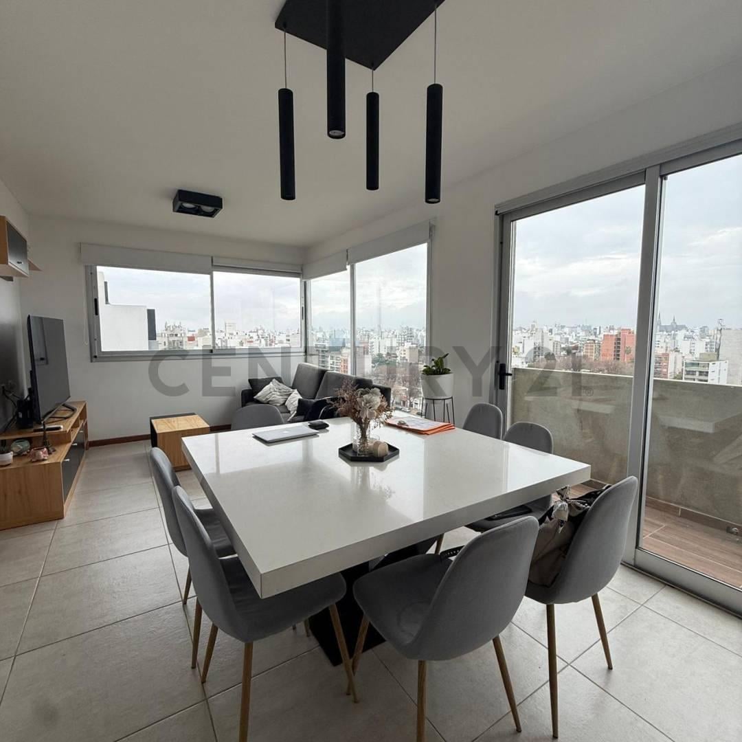 Departamento en venta de 2 dormitorios con terraza privada y cochera
