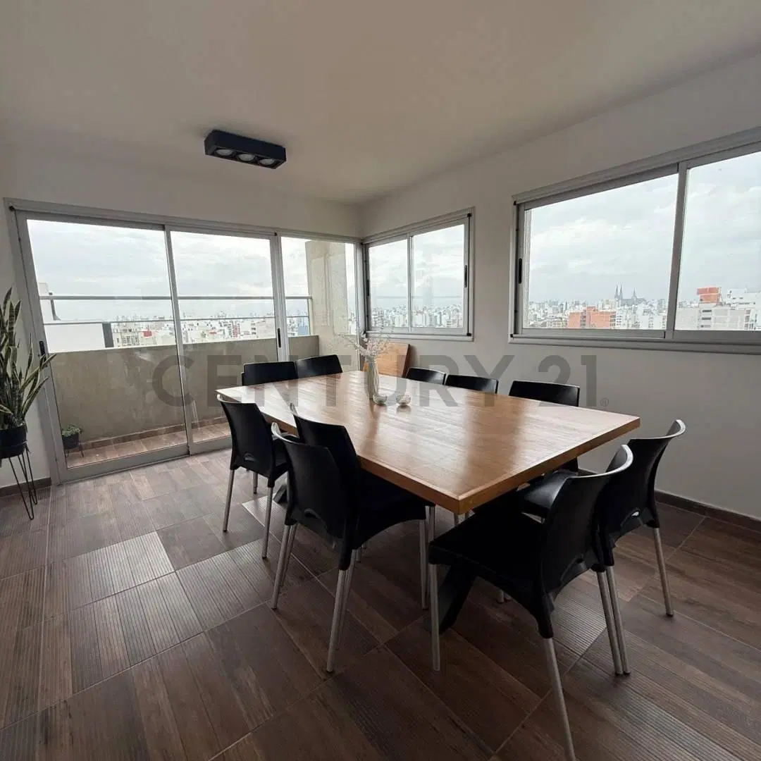 Departamento en venta de 2 dormitorios con terraza privada y cochera 4